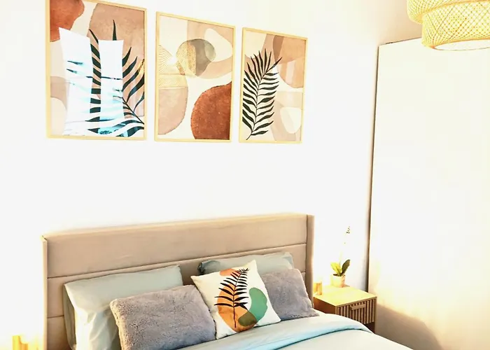 Charming 1 Bedroom In Upper Marais Apartment