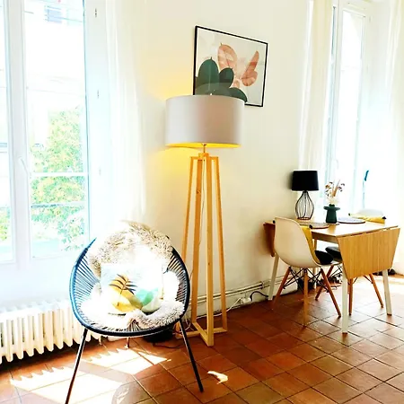 Charming 1 Bedroom In Upper Marais * Paryż